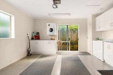 Photo of property in 16 Mcleod Place, Papamoa Beach, Papamoa, 3118