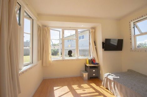 Photo of property in 11 Ramwall Place, Weymouth, Auckland, 2103