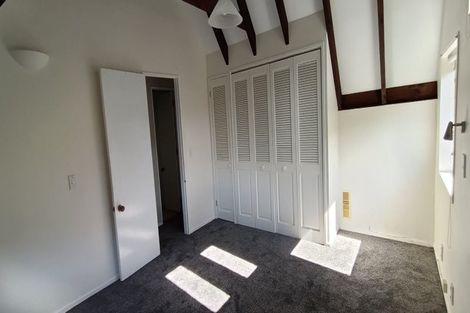 Photo of property in 148 Nicholson Road, Khandallah, Wellington, 6035