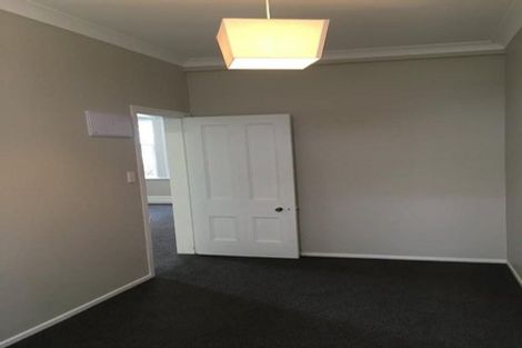 Photo of property in 17 Portland Crescent, Thorndon, Wellington, 6011