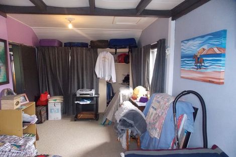 Photo of property in 13 Beach Street, Tangimoana, 4822