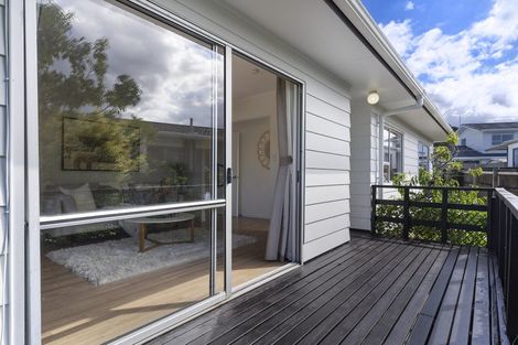 Photo of property in 6 Mannering Place, Hillcrest, Auckland, 0627