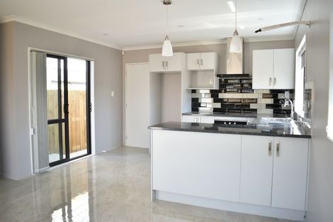 Photo of property in 15a Seaward Place, Wattle Downs, Auckland, 2103