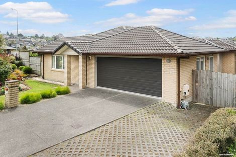 Photo of property in 66 Fairview Avenue, Fairview Heights, Auckland, 0632