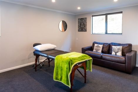 Photo of property in 10 Claverton Grove, Churton Park, Wellington, 6037