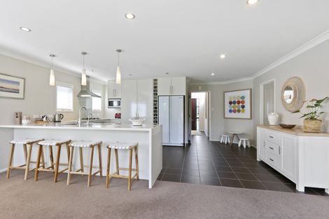 Photo of property in 21 Corsica Way, Karaka, Papakura, 2113