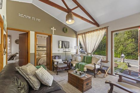 Photo of property in 16 Arthur Crescent, Waikawa, Picton, 7220