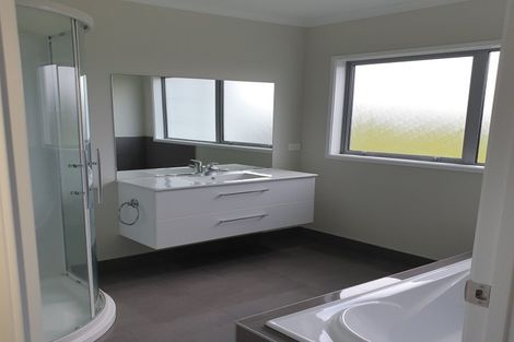 Photo of property in 53 Anselmi Ridge Road, Pukekohe, 2120