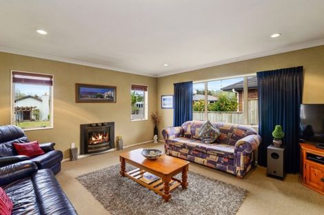 Photo of property in 3 Bullmore Place, Pukehangi, Rotorua, 3015