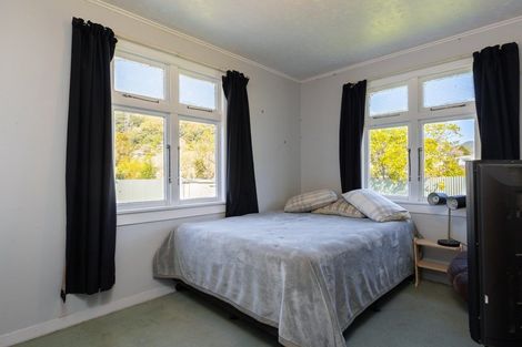 Photo of property in 49a Hampden Street, Picton, 7220