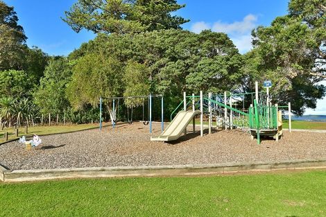 Photo of property in 8 Hillside Crescent, Leigh, 0985