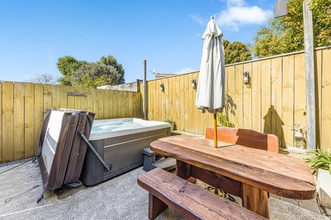 Photo of property in 33 Gala Place, Henderson, Auckland, 0612