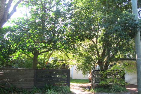 Photo of property in 28 Tawa Street, Eastbourne, Lower Hutt, 5013