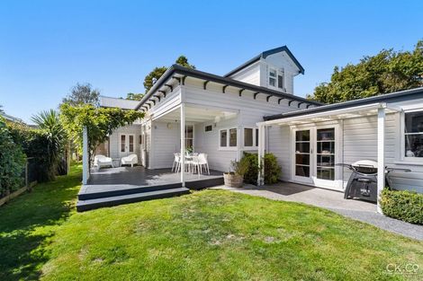 Photo of property in 2 Barton Road, Heretaunga, Upper Hutt, 5018