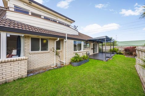 Photo of property in 124 Charles Prevost Drive, The Gardens, Auckland, 2105