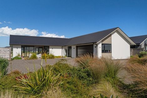 Photo of property in 20 Ngaroma Crescent, Whitianga, 3510