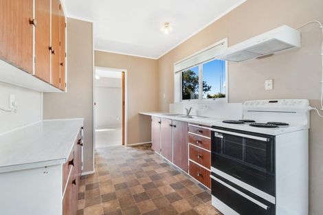 Photo of property in 2/2 Tower Hill, Stanmore Bay, Whangaparaoa, 0930