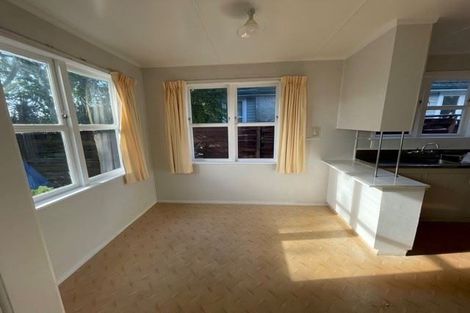 Photo of property in 96 Edmonton Road, Henderson, Auckland, 0612