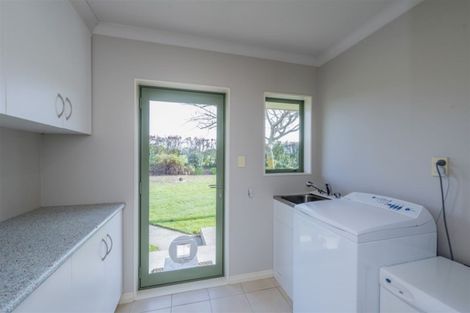 Photo of property in 28 Waipuna Grove, Levin, 5571