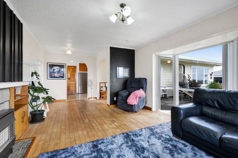 Photo of property in 5 Watene Crescent, Waitara, 4320