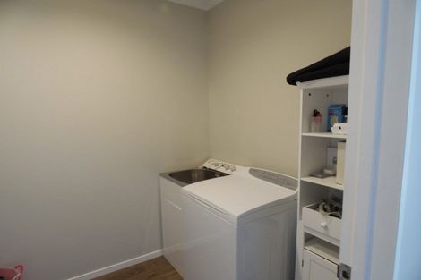 Photo of property in 9w Clearwater Cove, West Harbour, Auckland, 0618