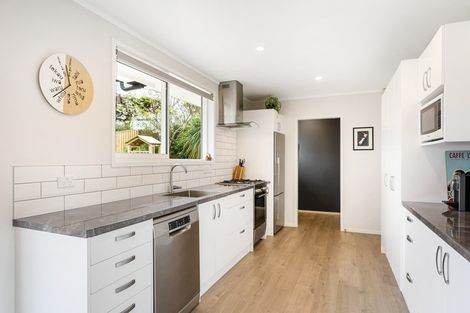 Photo of property in 6 Gaff Place, Whitby, Porirua, 5024