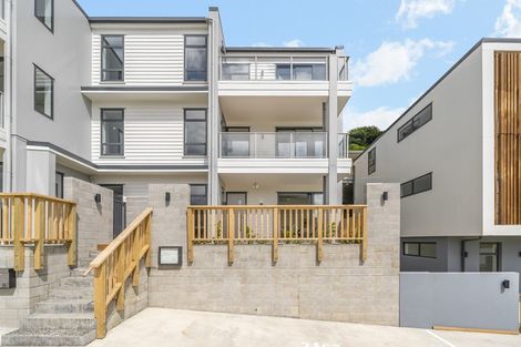 Photo of property in 2/67 Tiketike Way, Brooklyn, Wellington, 6021