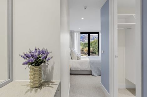 Photo of property in 2 Taramea Lane, Arrowtown, 9371