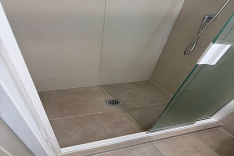 Photo of property in 2/6 Raddock Place, Half Moon Bay, Auckland, 2012