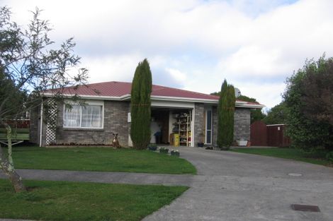 Photo of property in 28 Willowstream Grove, Cloverlea, Palmerston North, 4412