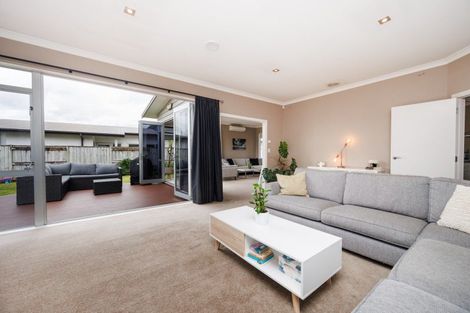 Photo of property in 5 Manhattan Court, Kelvin Grove, Palmerston North, 4414