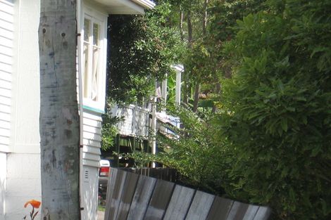 Photo of property in 2/44 Kelwyn Road, Kelston, Auckland, 0602