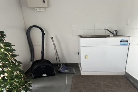 Photo of property in 1/49 Litten Road, Cockle Bay, Auckland, 2014