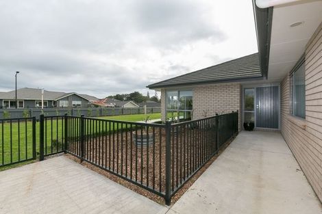 Photo of property in 126 Pohutukawa Place, Waiwhakaiho, New Plymouth, 4312