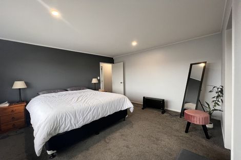 Photo of property in 3/51 Redoubt Road, Goodwood Heights, Auckland, 2105