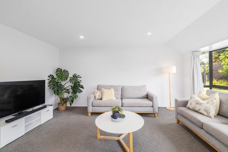 Photo of property in 15 Farquhars Road, Redwood, Christchurch, 8051