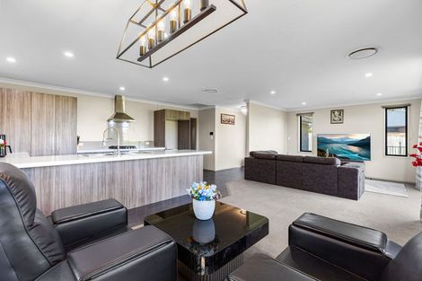 Photo of property in 8 Ballintoy Park Drive, Welcome Bay, Tauranga, 3175