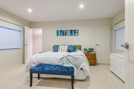Photo of property in 137 Luckens Road, West Harbour, Auckland, 0618
