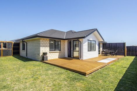 Photo of property in 2 Kotiate Street, Papamoa Beach, Papamoa, 3118