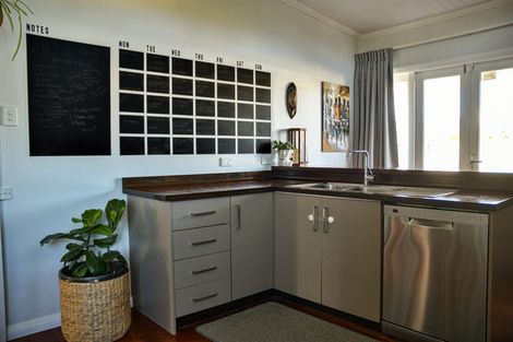 Photo of property in 22 Connolly Street, Boulcott, Lower Hutt, 5010