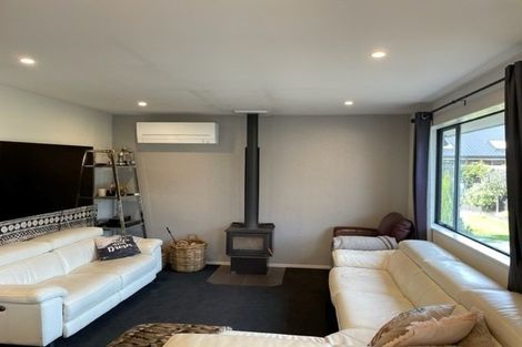 Photo of property in 4 Fearne Drive, Woodend, 7610