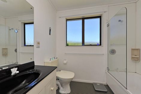 Photo of property in 67a Thatcher Crescent, Crofton Downs, Wellington, 6035