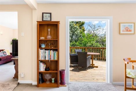 Photo of property in 14 Derwent Crescent, Titirangi, Auckland, 0604