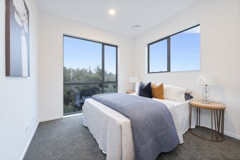 Photo of property in 42 Paparahi Place, Wainui, 0992