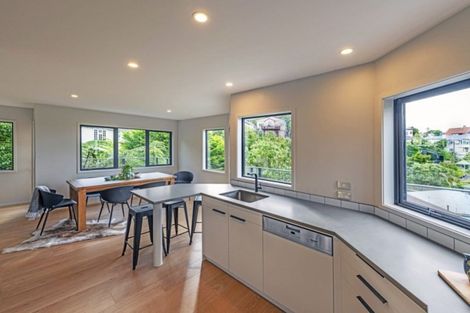 Photo of property in 149 Kelburn Parade, Kelburn, Wellington, 6012