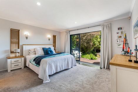 Photo of property in 10 Anchorite Way, Red Beach, 0932