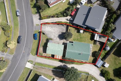 Photo of property in 14 Karaka Street, Otaki Beach, Otaki, 5512