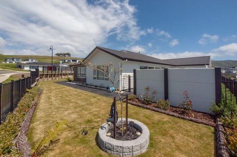 Photo of property in 35 Margaret Shields Avenue, Aotea, Porirua, 5024
