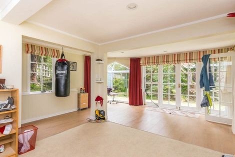 Photo of property in 467 Scenic Drive, Waiatarua, Auckland, 0612