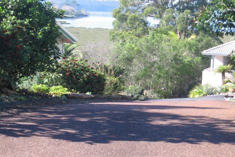 Photo of property in 33 Oakpark Place, West Harbour, Auckland, 0618